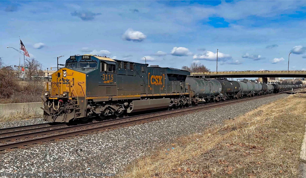 CSX 3115 leads M369.